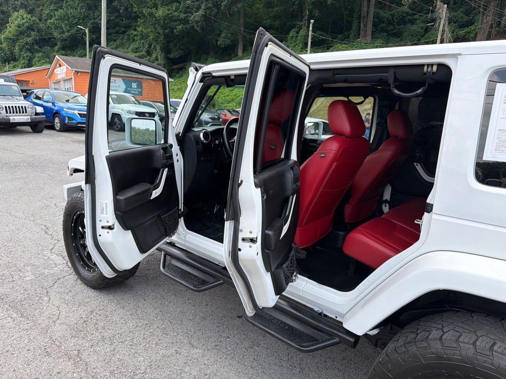 2014 Jeep Wrangler Unlimited Image 25