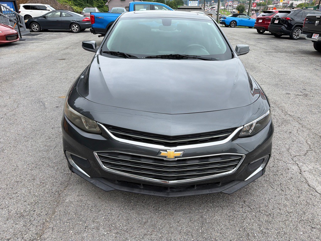 2018 Chevrolet Malibu Image 2