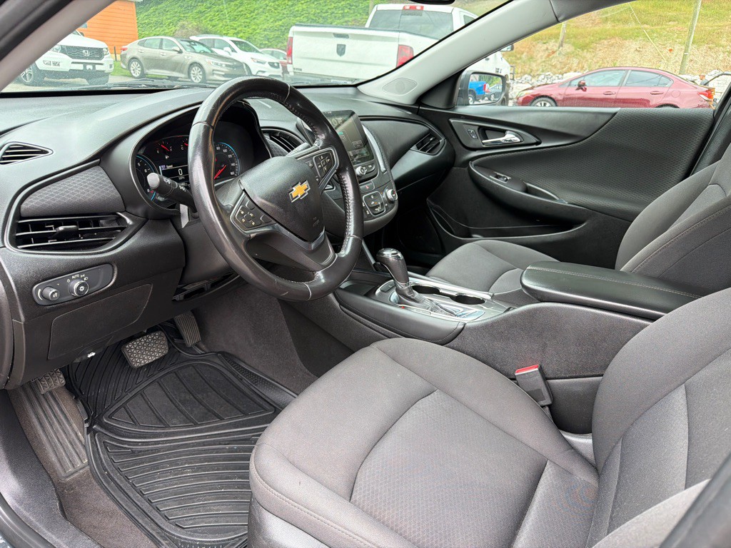 2018 Chevrolet Malibu Image 10