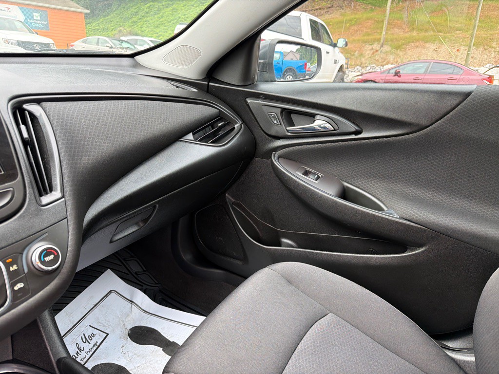 2018 Chevrolet Malibu Image 17
