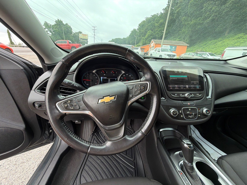 2018 Chevrolet Malibu Image 18