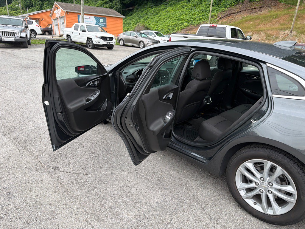 2018 Chevrolet Malibu Image 23