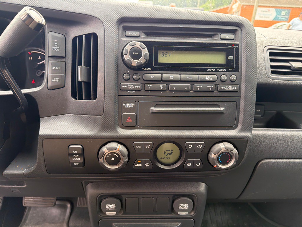 2013 Honda Ridgeline Image 16