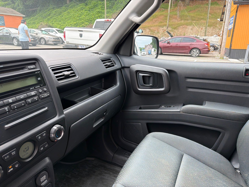 2013 Honda Ridgeline Image 17