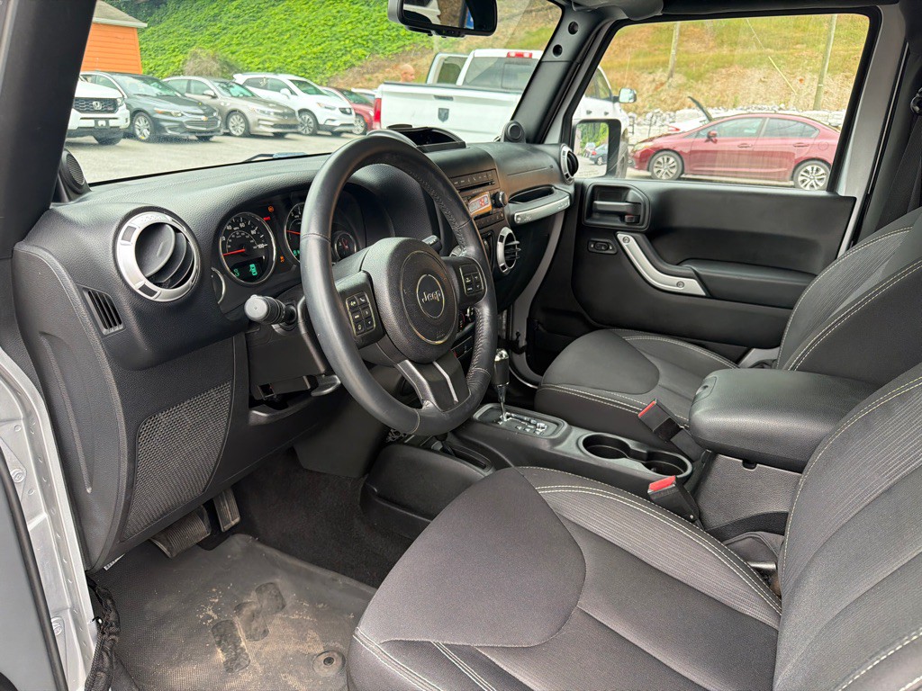 2014 Jeep Wrangler Image 10