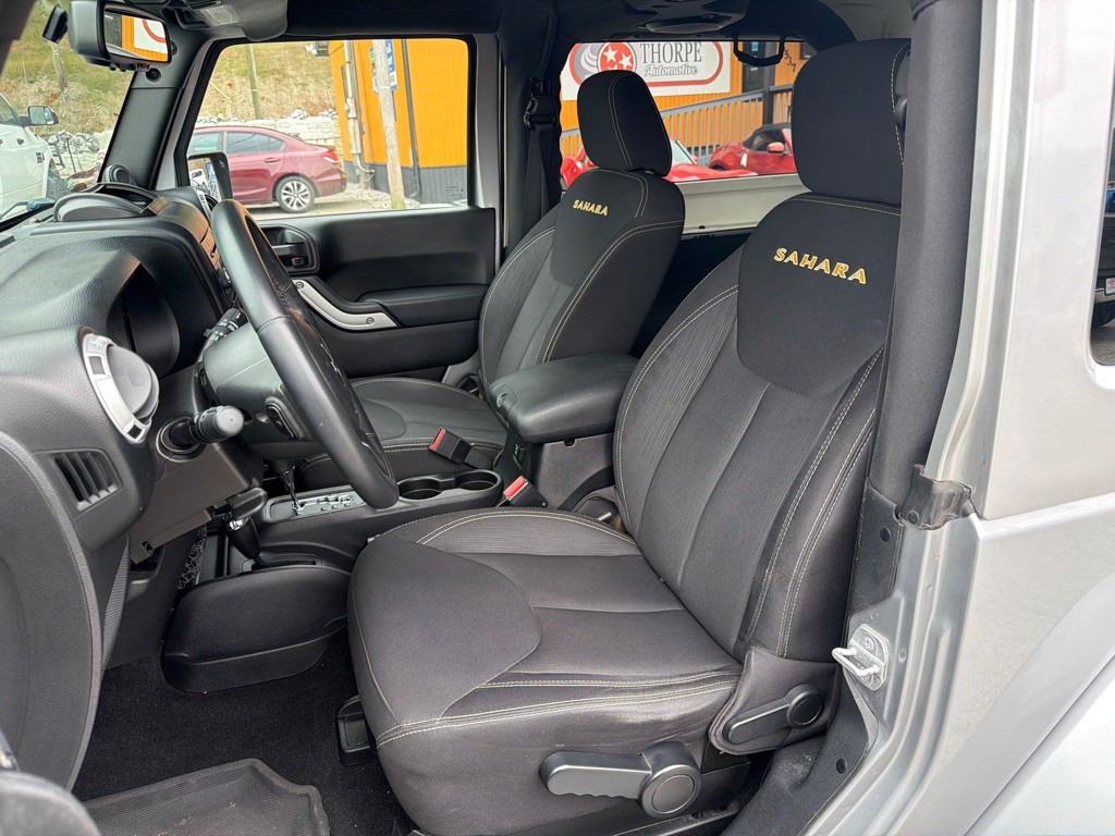 2014 Jeep Wrangler Image 11