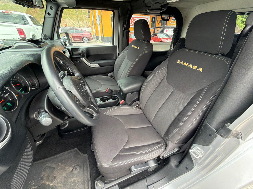 2014 Jeep Wrangler Image 16