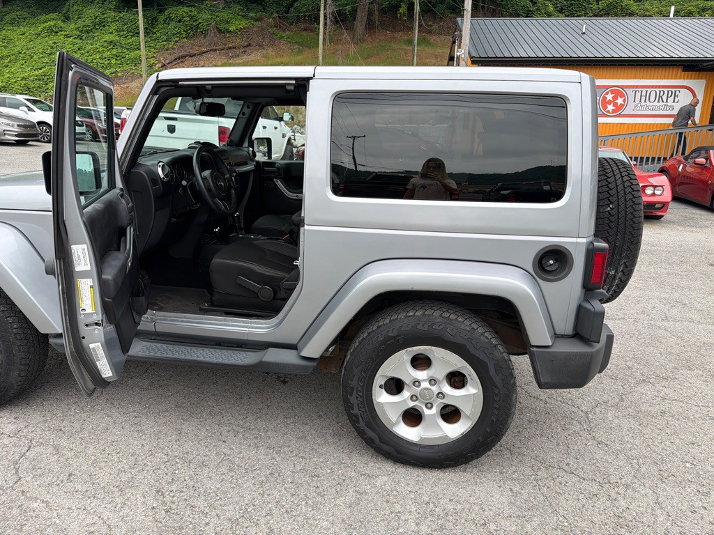 2014 Jeep Wrangler Image 18