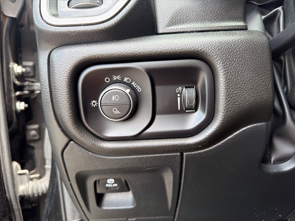 2023 RAM 1500 Image 15