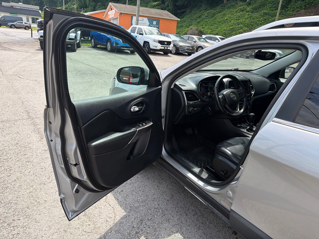 2019 Jeep Cherokee Image 9