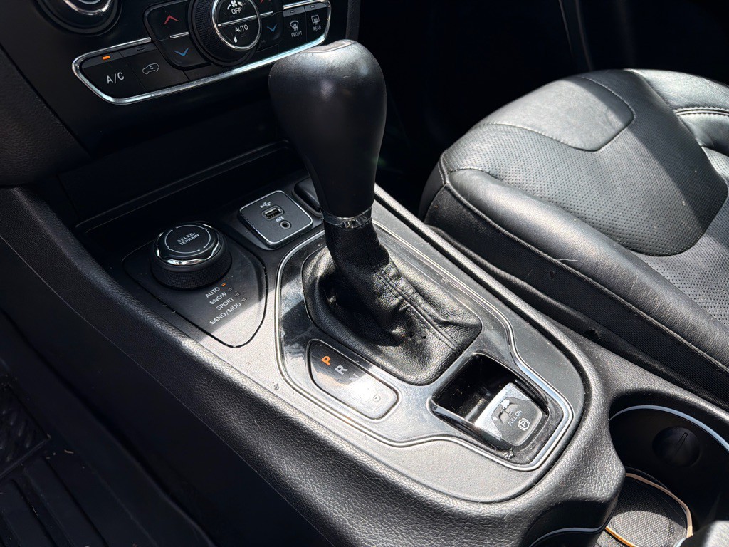 2019 Jeep Cherokee Image 17