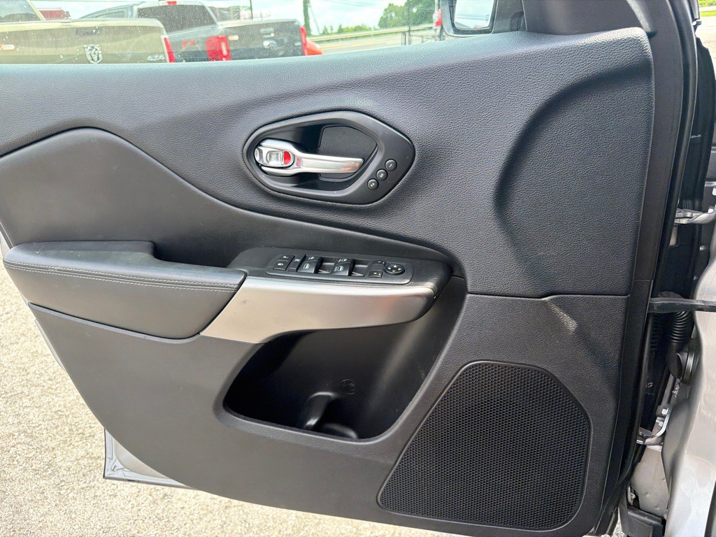 2019 Jeep Cherokee Image 20