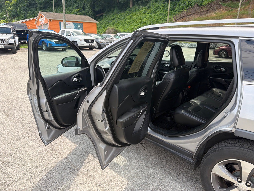2019 Jeep Cherokee Image 23
