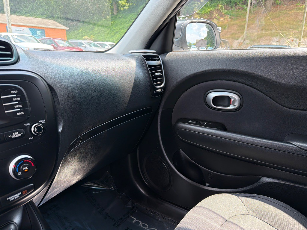 2015 Kia Soul Image 19