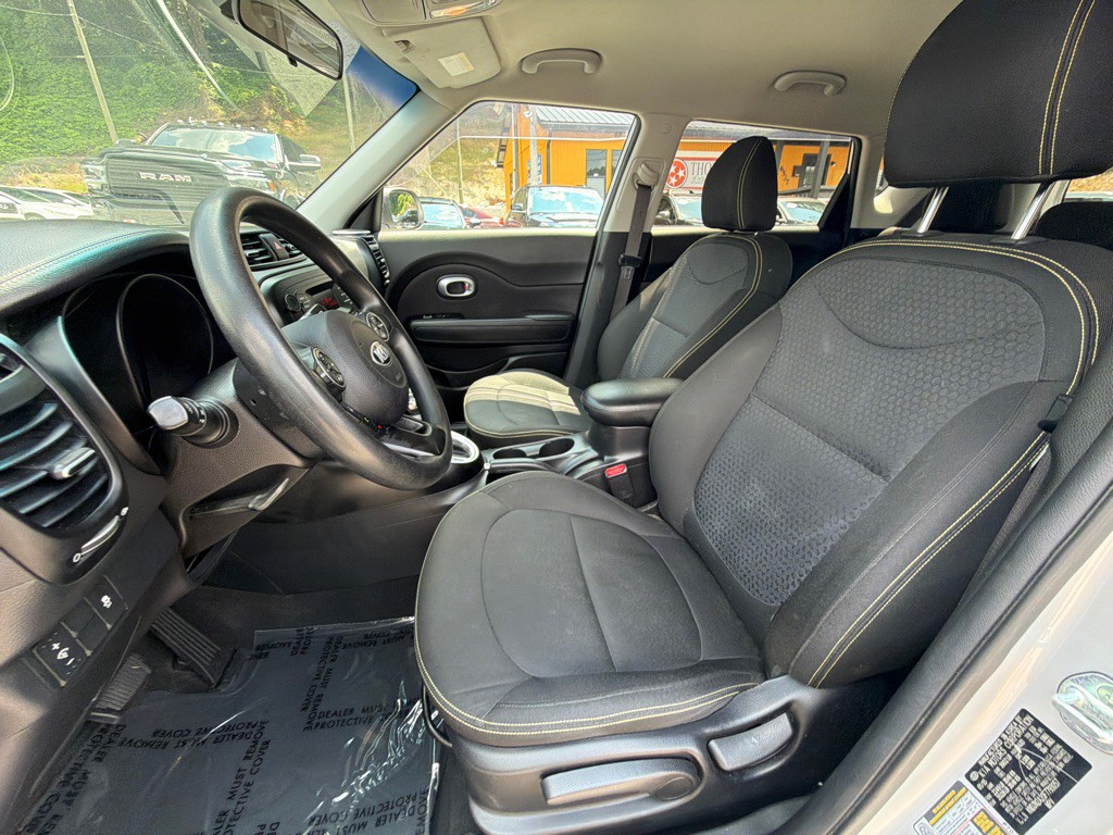 2015 Kia Soul Image 21