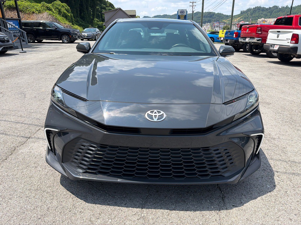 2025 Toyota Camry Image 2