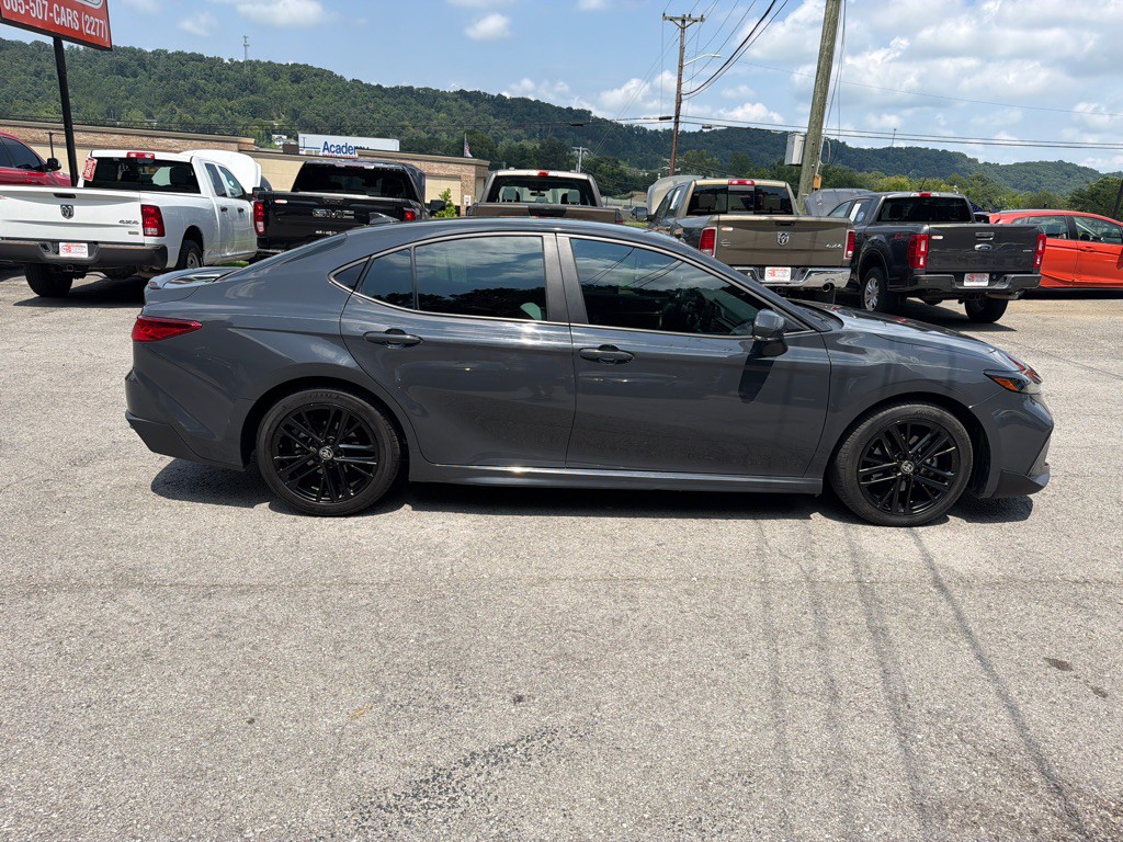 2025 Toyota Camry Image 8