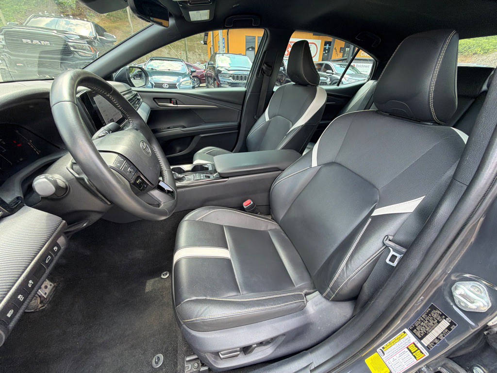 2025 Toyota Camry Image 22