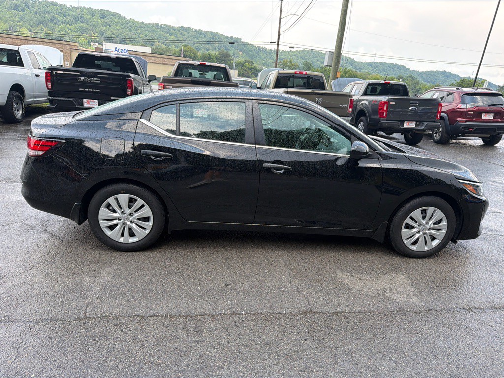 2025 Nissan Sentra Image 8