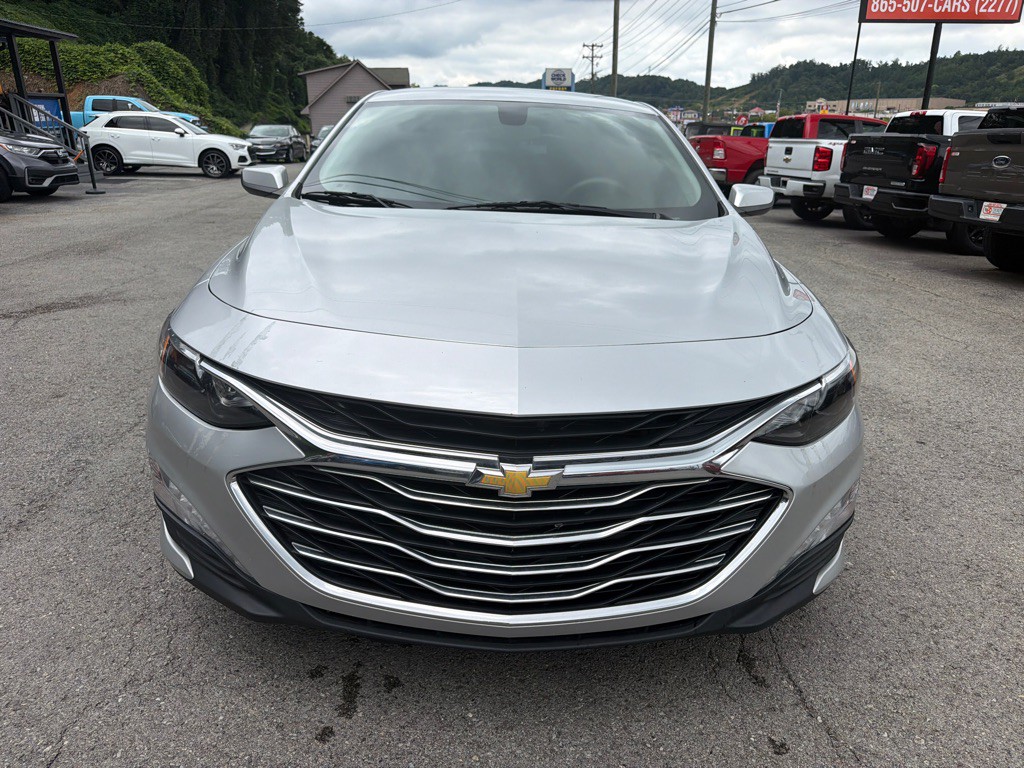 2020 Chevrolet Malibu Image 2