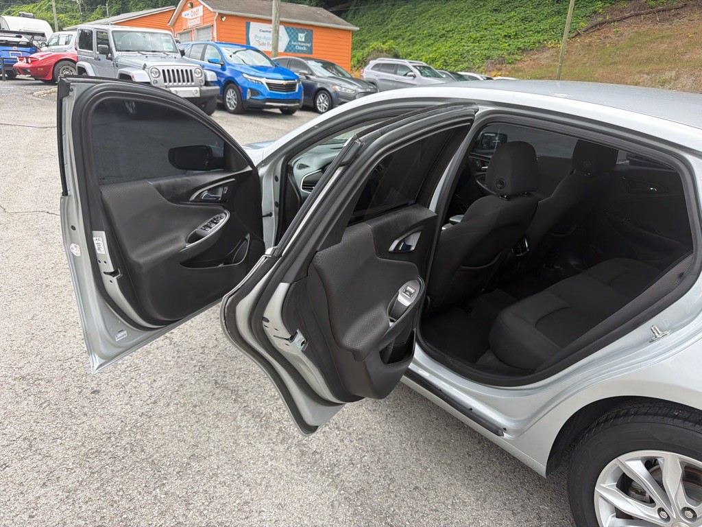 2020 Chevrolet Malibu Image 18