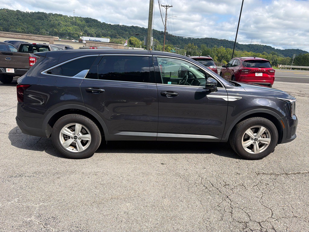 2026 Kia Sorento Image 8