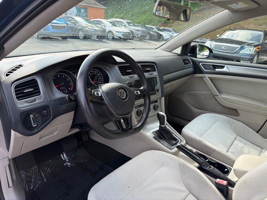 2016 Volkswagen Golf Image 10
