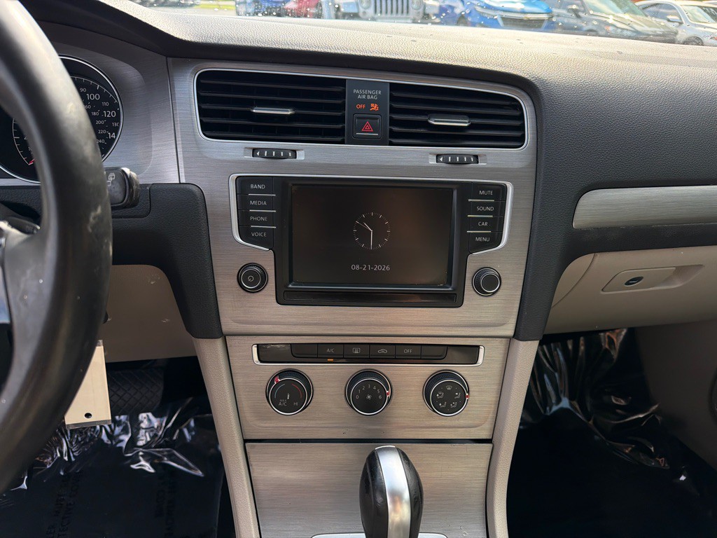 2016 Volkswagen Golf Image 15