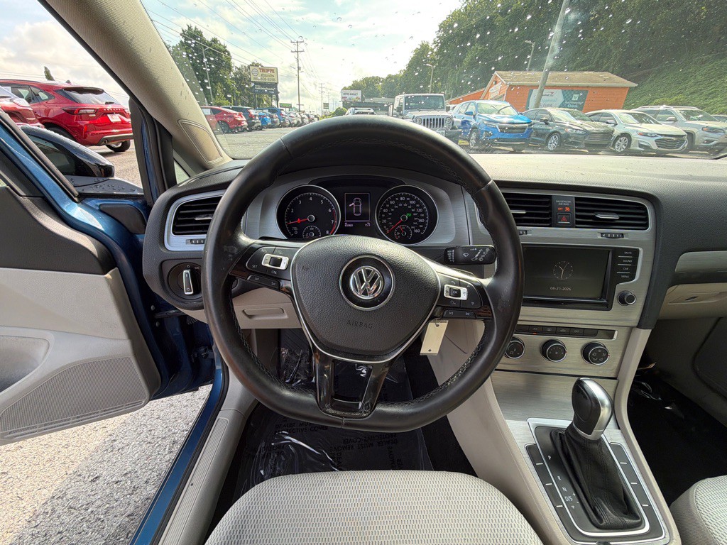 2016 Volkswagen Golf Image 19