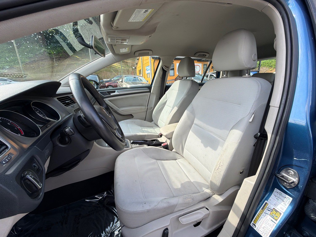 2016 Volkswagen Golf Image 20