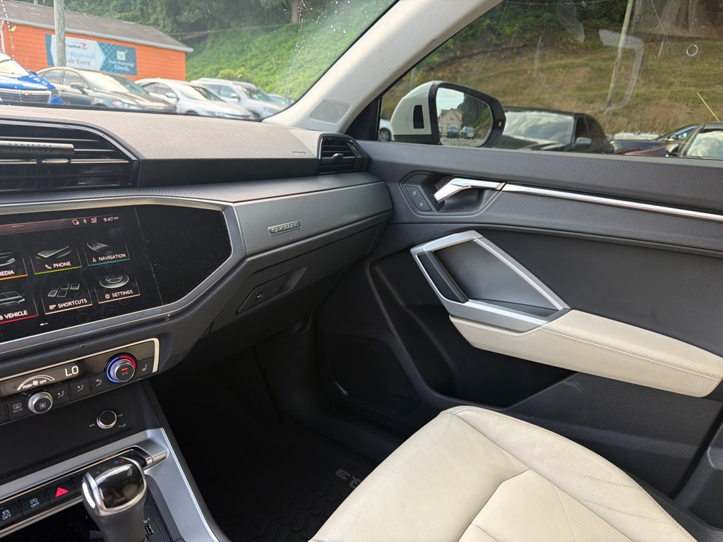 2020 Audi Q3 Image 18
