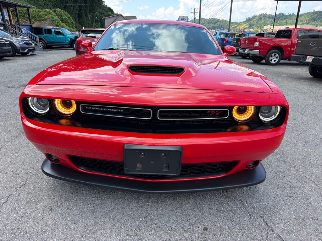 2022 Dodge Challenger Image 2