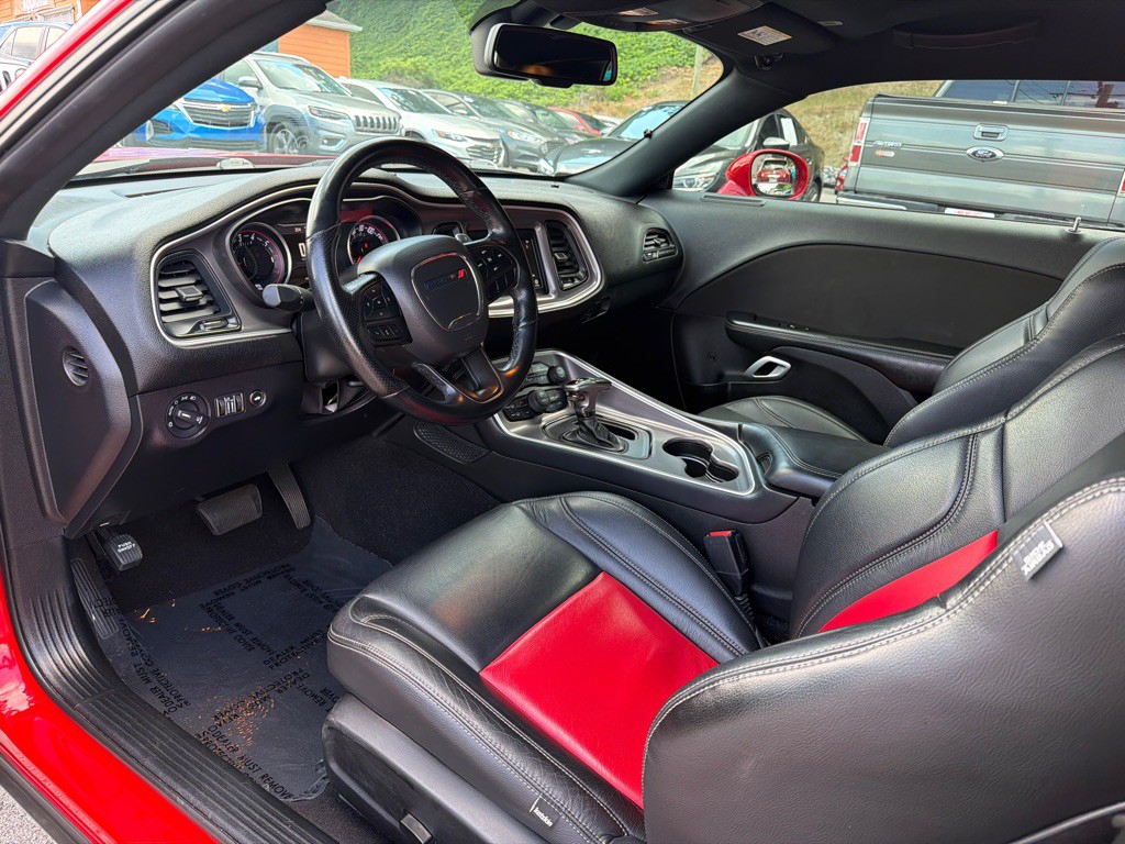 2022 Dodge Challenger Image 10