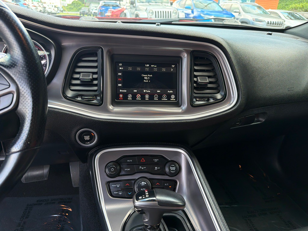 2022 Dodge Challenger Image 15