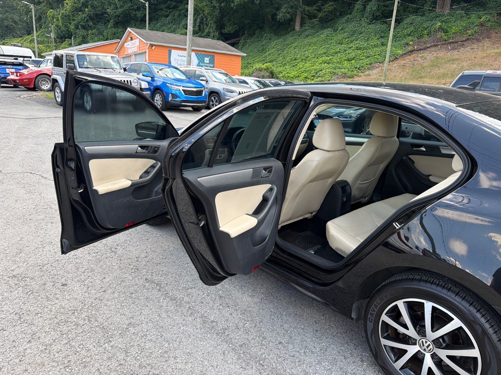 2017 Volkswagen Jetta Image 18
