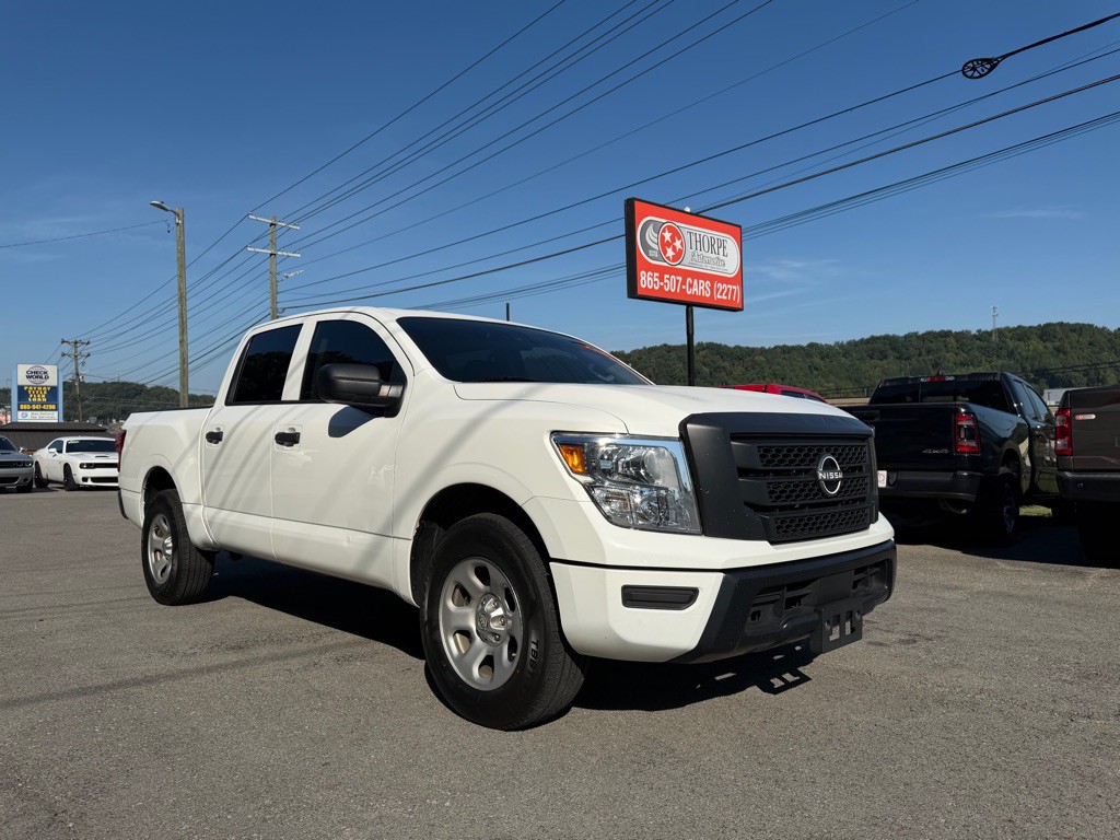 2023 Nissan Titan Image 1