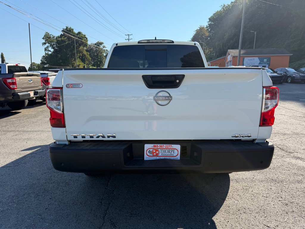 2023 Nissan Titan Image 5