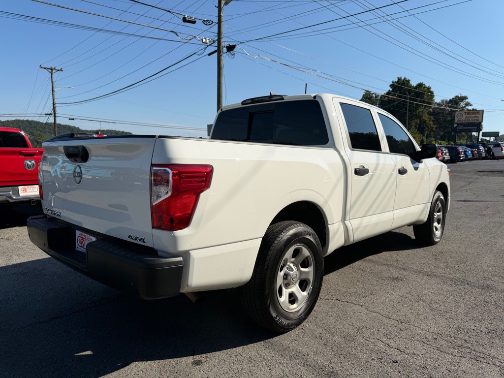 2023 Nissan Titan Image 6
