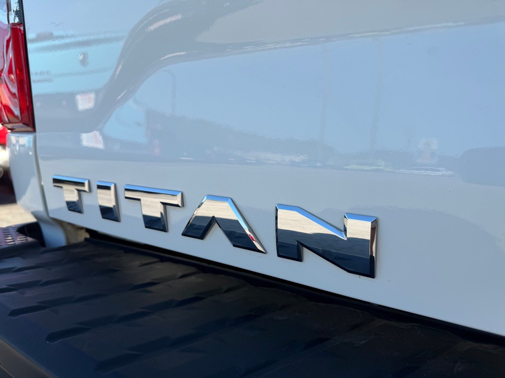 2023 Nissan Titan Image 7