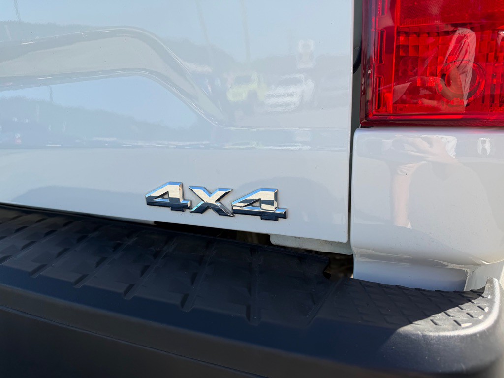2023 Nissan Titan Image 8