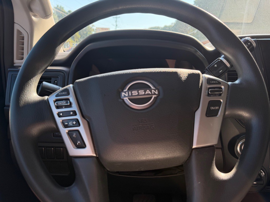 2023 Nissan Titan Image 15