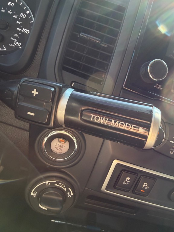 2023 Nissan Titan Image 19