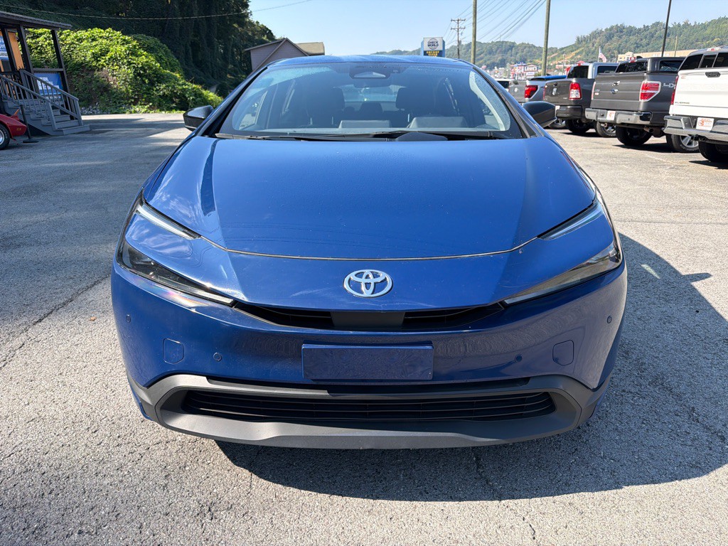 2025 Toyota Prius Image 2