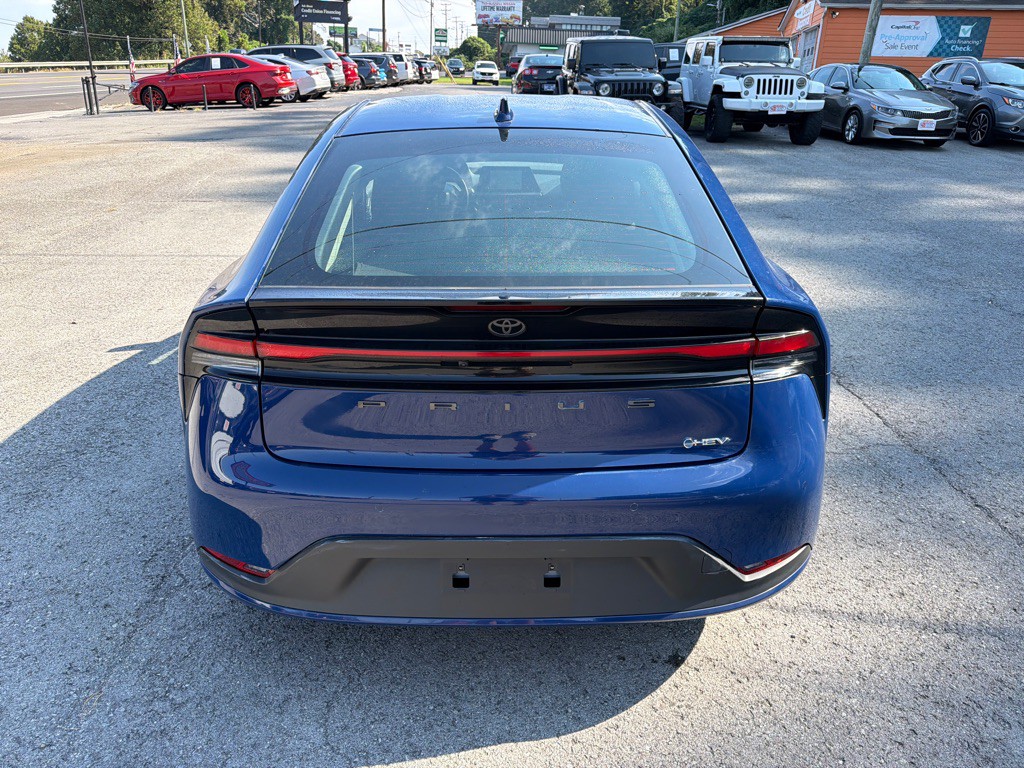 2025 Toyota Prius Image 6