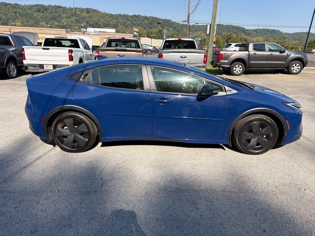 2025 Toyota Prius Image 8