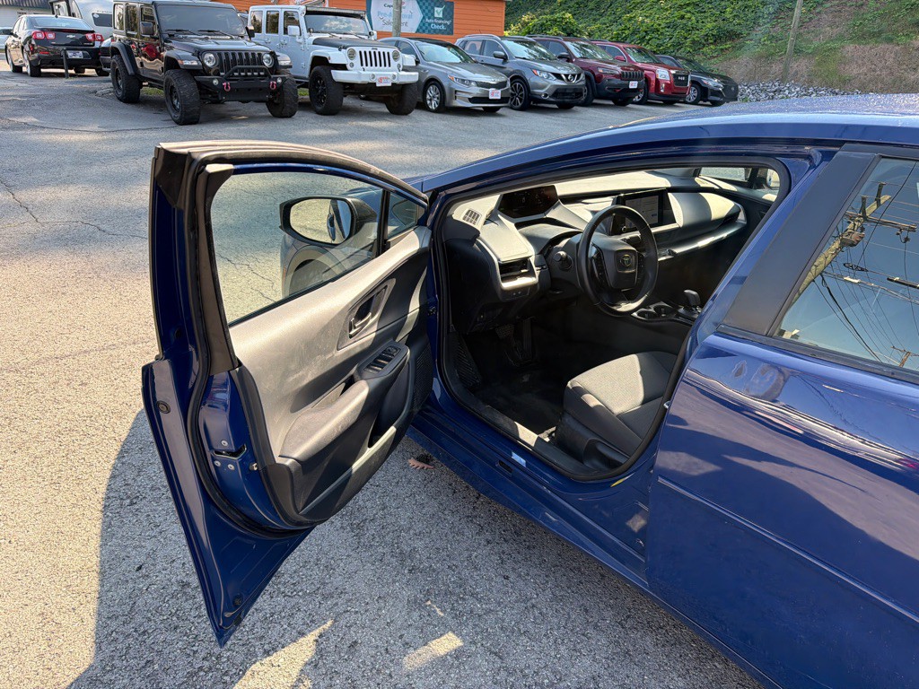 2025 Toyota Prius Image 9