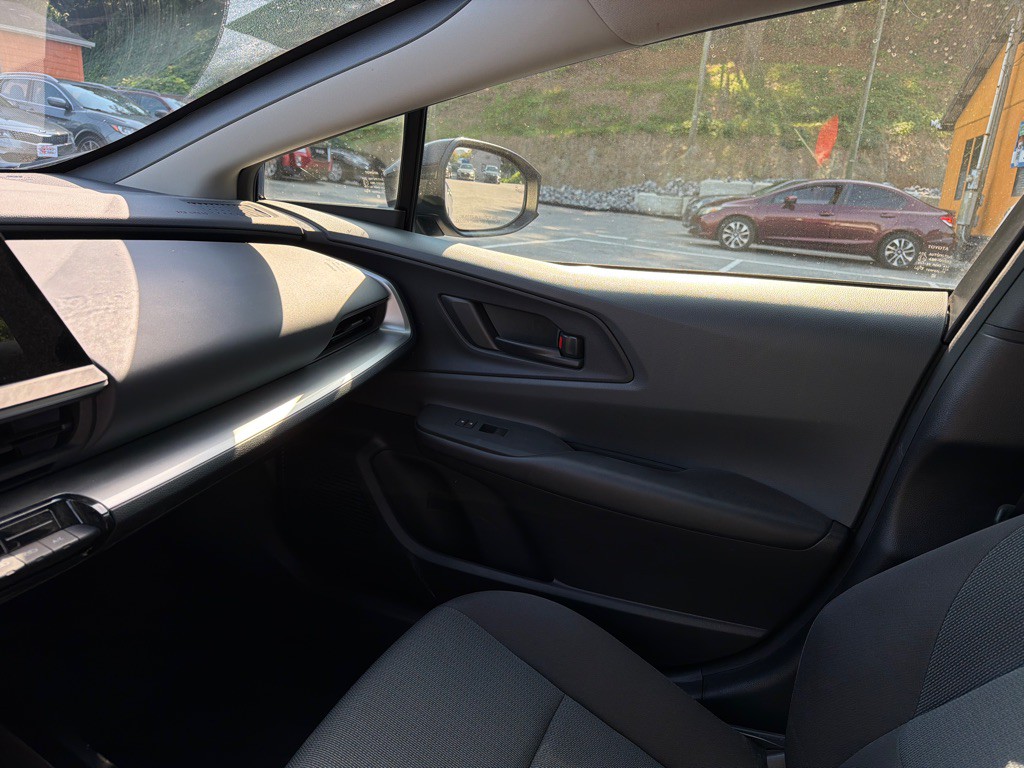 2025 Toyota Prius Image 19