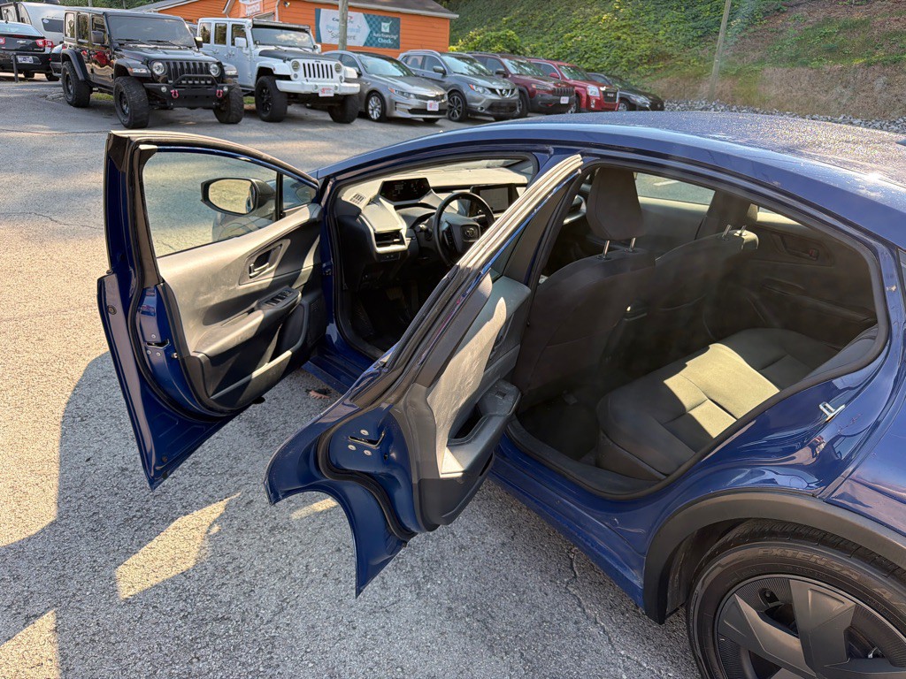 2025 Toyota Prius Image 21