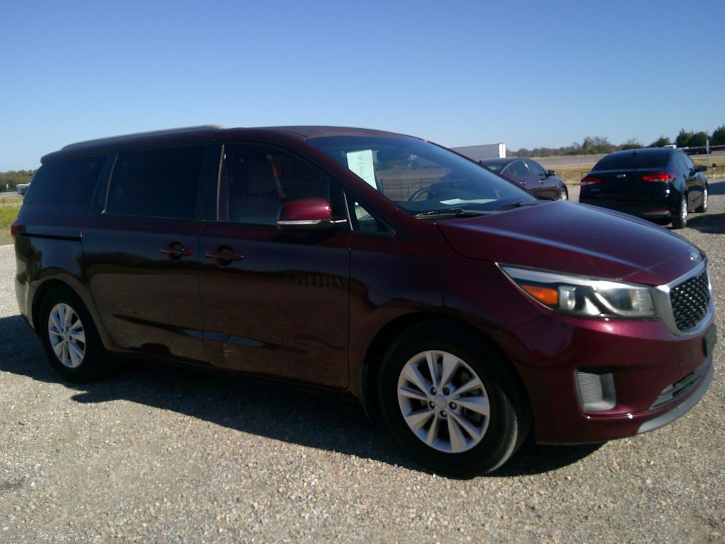 2016 Kia Sedona Image 2