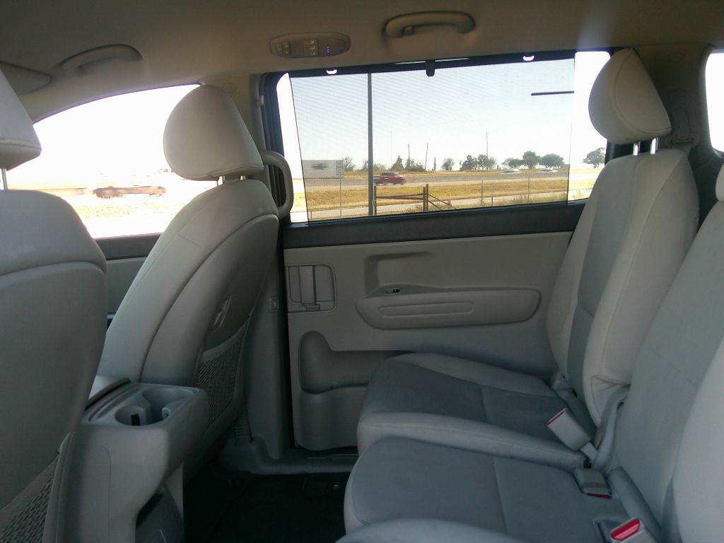 2016 Kia Sedona Image 8